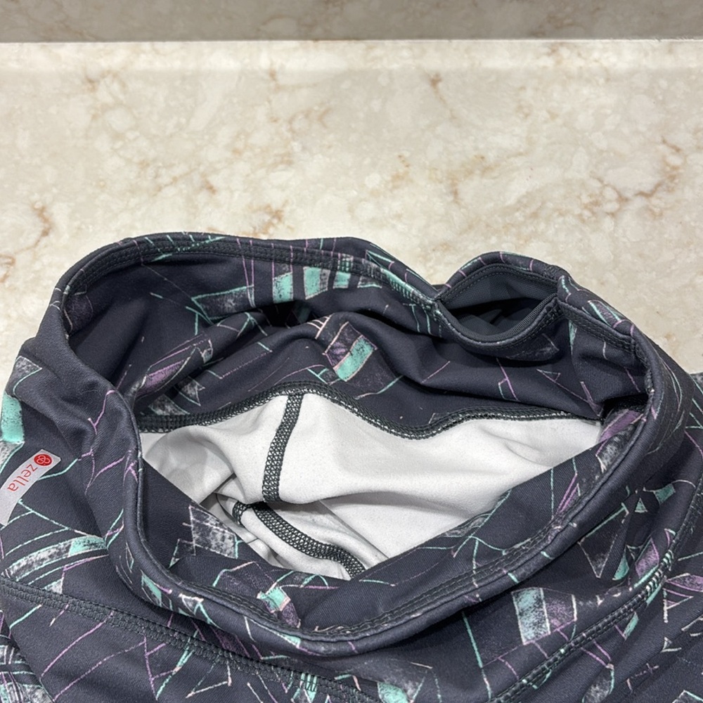 Zella Geometric Patterned Leggings - Picture 11 of 11